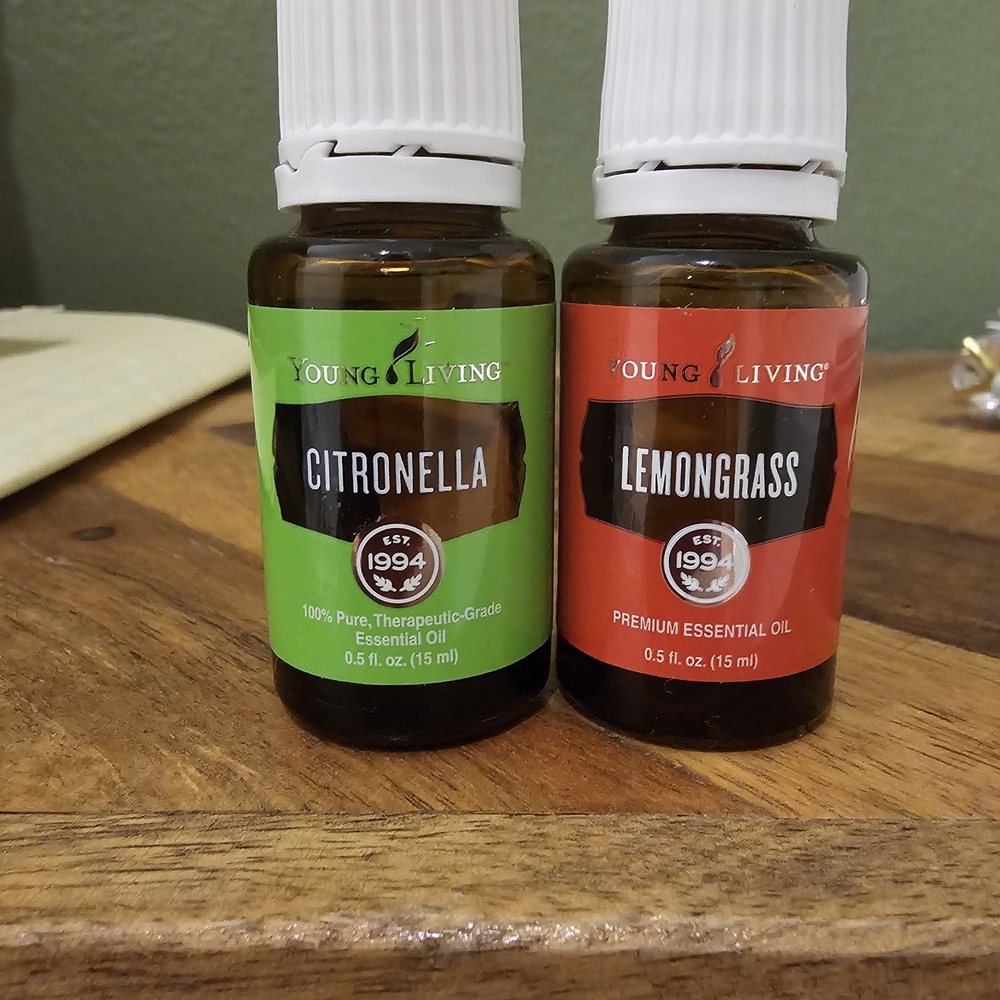 Young Living Green and Red Essential Oils Set